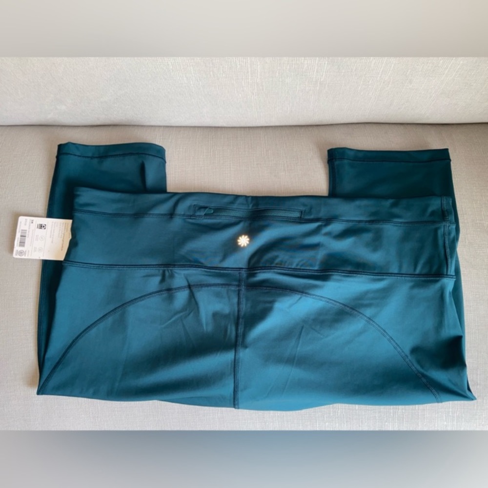 NWT🔥Athleta Crop 3X! Super Soft And Comfy! - Picture 8 of 8